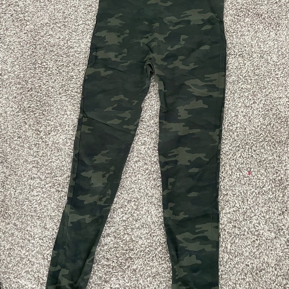 Spanx Camo Seamless Leggings - Picture 2 of 3